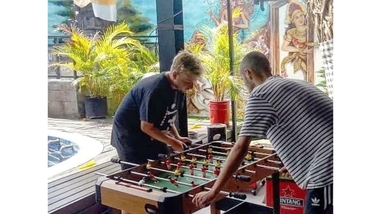 d`Gobers Hostel Seminyak by Gumilang Hospitality Bagian luar foto